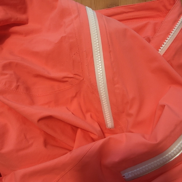 Lululemon jacket - Picture 8 of 9